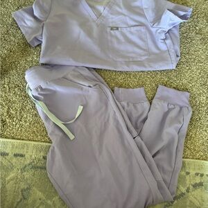 Figs Lavender Scrub Set